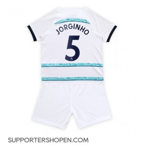 Chelsea Jorginho #5 Bortatröja Barn 2022-23 Kortärmad (+ korta byxor)